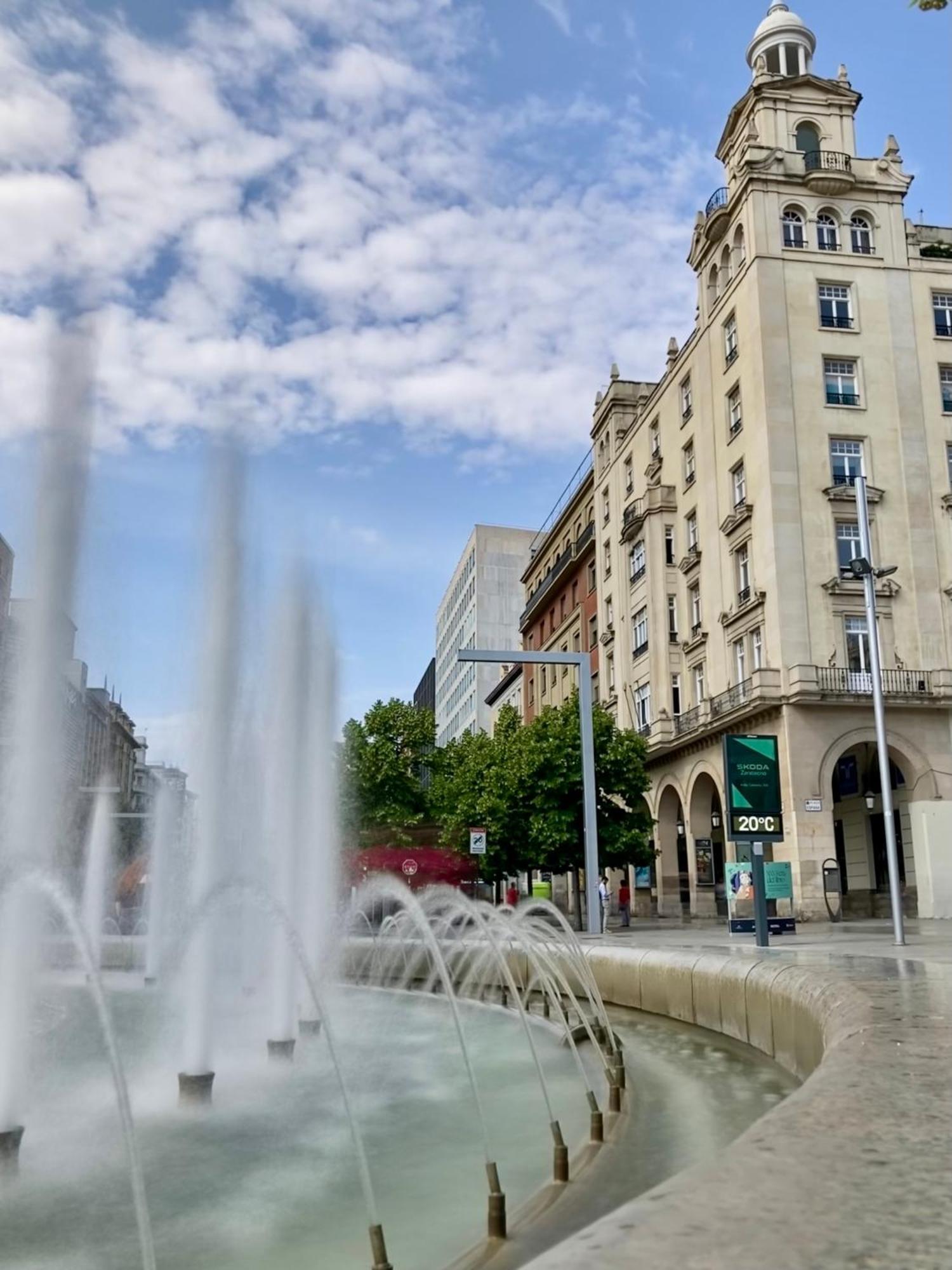 Apartamento Centro Con Parking Privado Zaragoza Kültér fotó